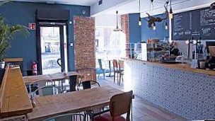 Millennials Café