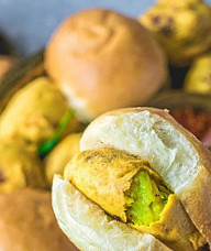 King Vadapav Samosa