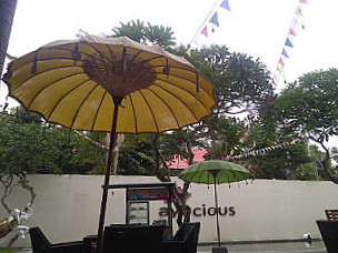 Ayucious Resto And Lounge