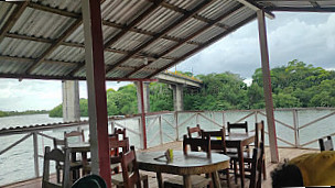 Under The Bribge Y Cabanas ,tours En General