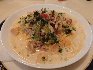 カフェ・レストデトロワ