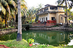 Diya Authentic Shantiniketan Mud Villa