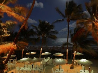 Ocean Grill & Tiki Bar - Beachcomber Resort