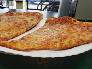 Dominic's Pizza