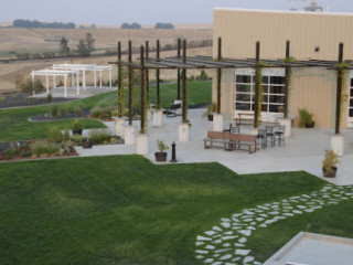 Lindsay Creek Vineyards