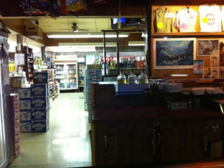 Woodshed Pizza Liquor Store