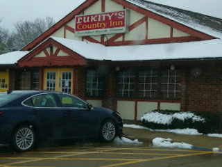 Lukity's Country Inn