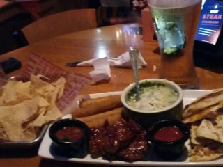 Applebee's Calhoun