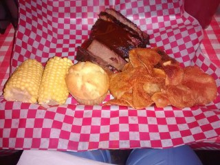 Famous Dave's -b-que