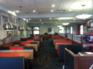 Friendly's Ice Cream Shop