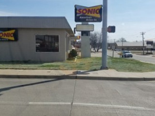 Sonic Drive-in