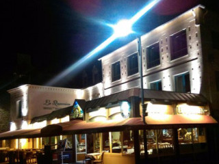 restaurant image