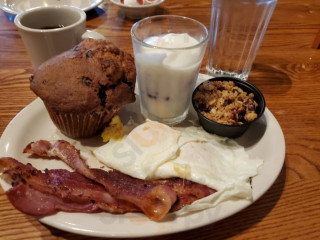 Cracker Barrel Old Country Store