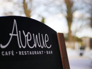 Avenue Café