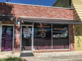 Interlake Blvd Cafe