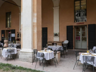 Al Chiostro Della Ghiara