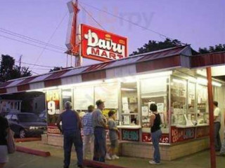 Huntley Dairy Mart