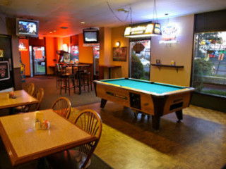 Wing's Sports Bar & Grill