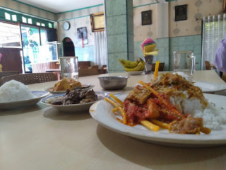 Rumah Makan Restoran Purnama Sari