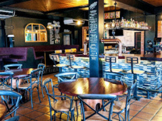 Moose's Pub