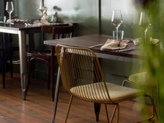 restaurant image