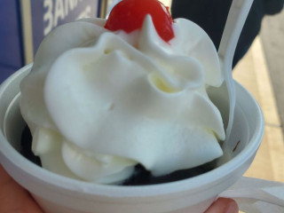 Skeeters Frozen Custard