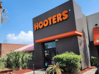 Hooters