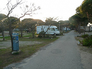 Camping Le Roussillonnais