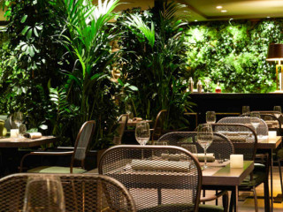 restaurant image