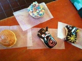 Voodoo Doughnut, Tres