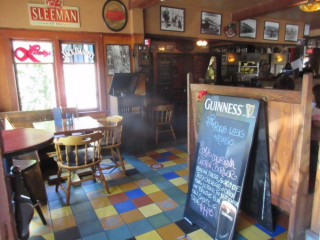 17 Mile House Pub