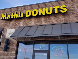 Mathis Donuts