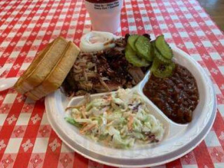 Hog Wild Pit B-q