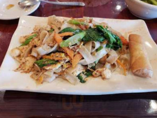 Thai Hut Bistro