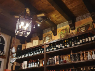 El Cortijo Spanisches Bodega