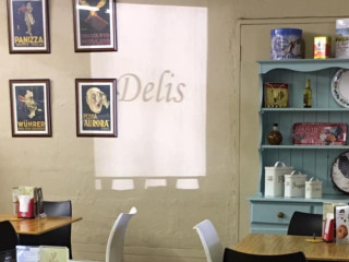 Delis