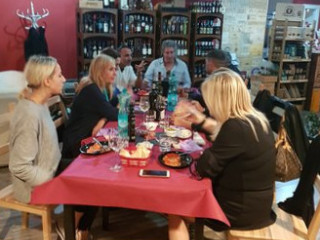 Vinosity Cafe
