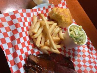 Enzo's BBQ Ale House