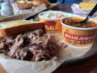 Willie Jewell's Old School -b-q