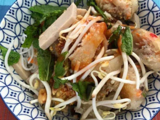 Sotheary Spécial Khmer Sushi