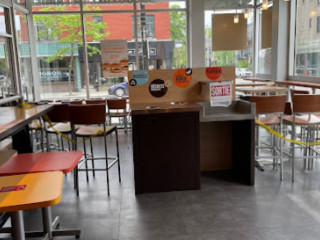 A&W (Mont-Royal)