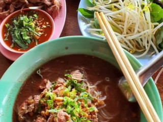 ร้านก๋วยเตี๋ยวนู๋เนิ้นก๋วยเตี๋ยวน้ำตก