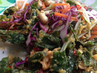 ครัวผักหวานป้าน้อย