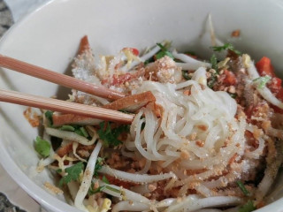 ก๋วยเตี๋ยวหมู นายสำเริง ในวัดบำรุงธรรม