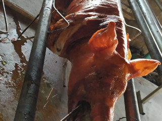 หมูหันบ้านญวน