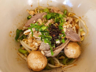 ก๋วยเตี๋ยวเรือถูกปาก สาขาอินทร์บุรี