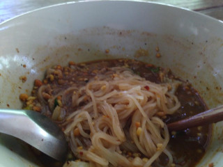 ก๋วยเตี๋ยวหมูตุ๋น น้ำใส น้ำตก