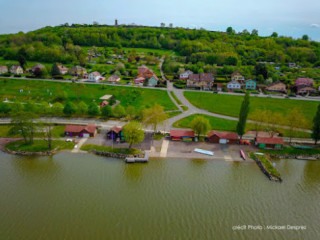 Camping De L'Étang Des Forges Nature Et Familial