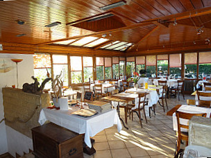 Buffet De La Gare De La Conversion Sur Lutry