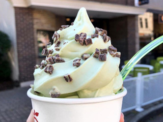 Peachwave Frozen Yogurt Gelato